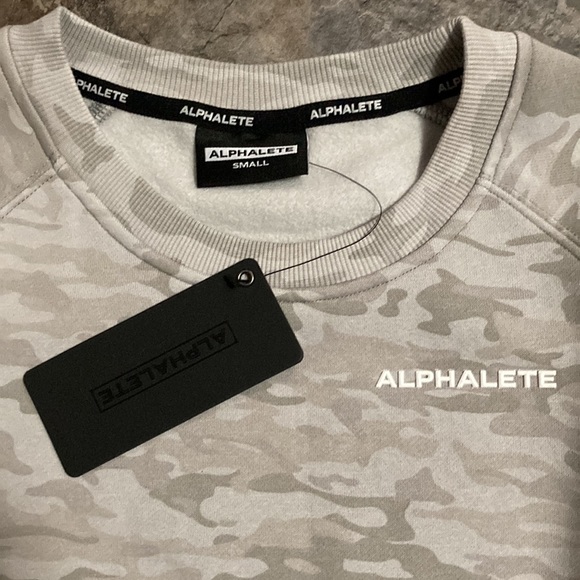 NWT - Ladies Alphalete Classic Crew Crop Sweatshirt (S) - Picture 3 of 7